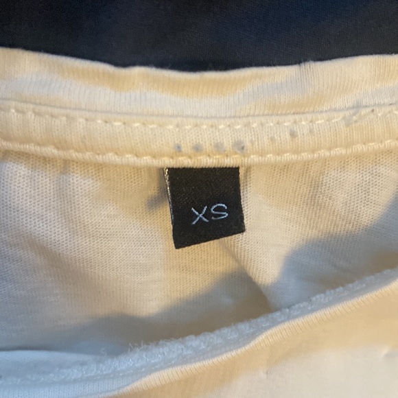 White top - Picture 3 of 3